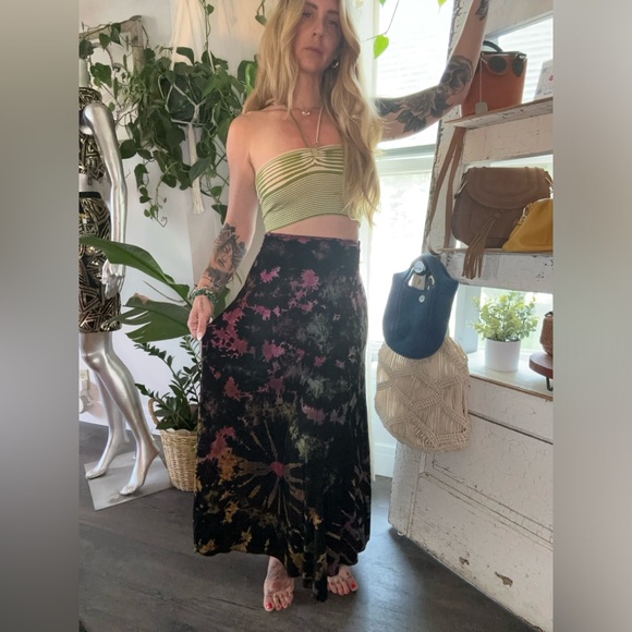 Super cute hippie tie-dye skirt perfect for summer - Picture 1 of 4